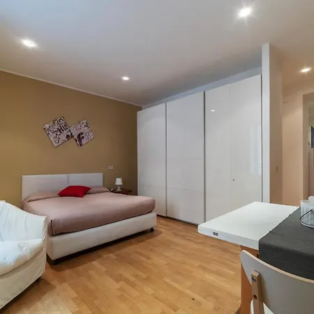 Guesthost - Dell'emporio Lägenhet Rom