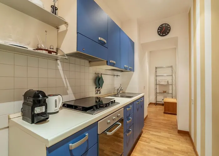 Guesthost - Dell'emporio Apartament